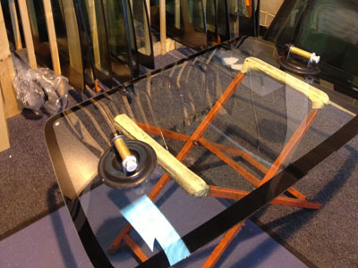 cracked windscreen service